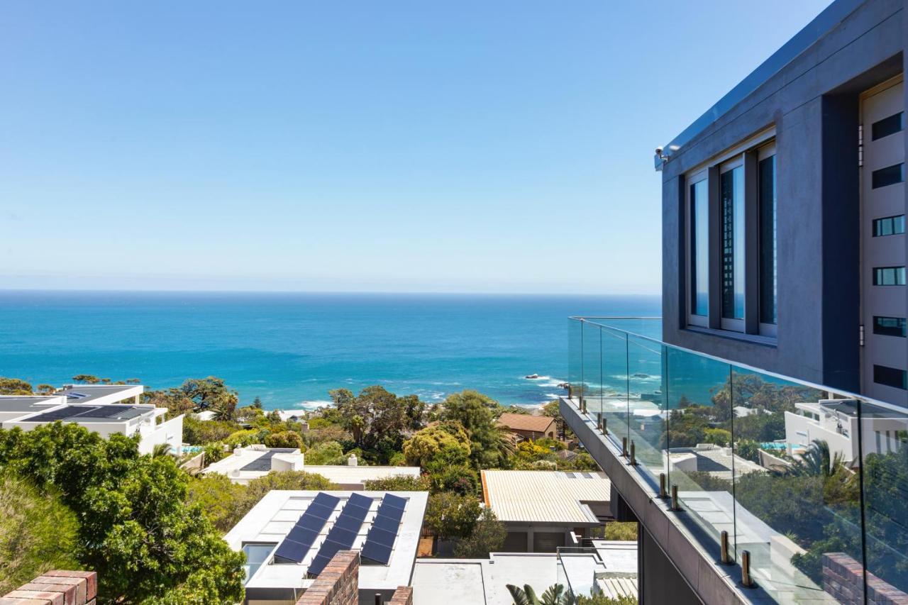 Solar Powered Camps Bay Sea View Apartment *