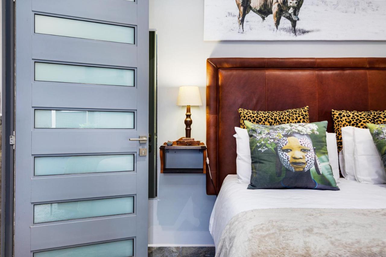 Apartment Solar Powered Camps Bay Sea View