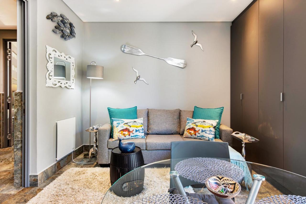 Apartment Solar Powered Camps Bay Sea View