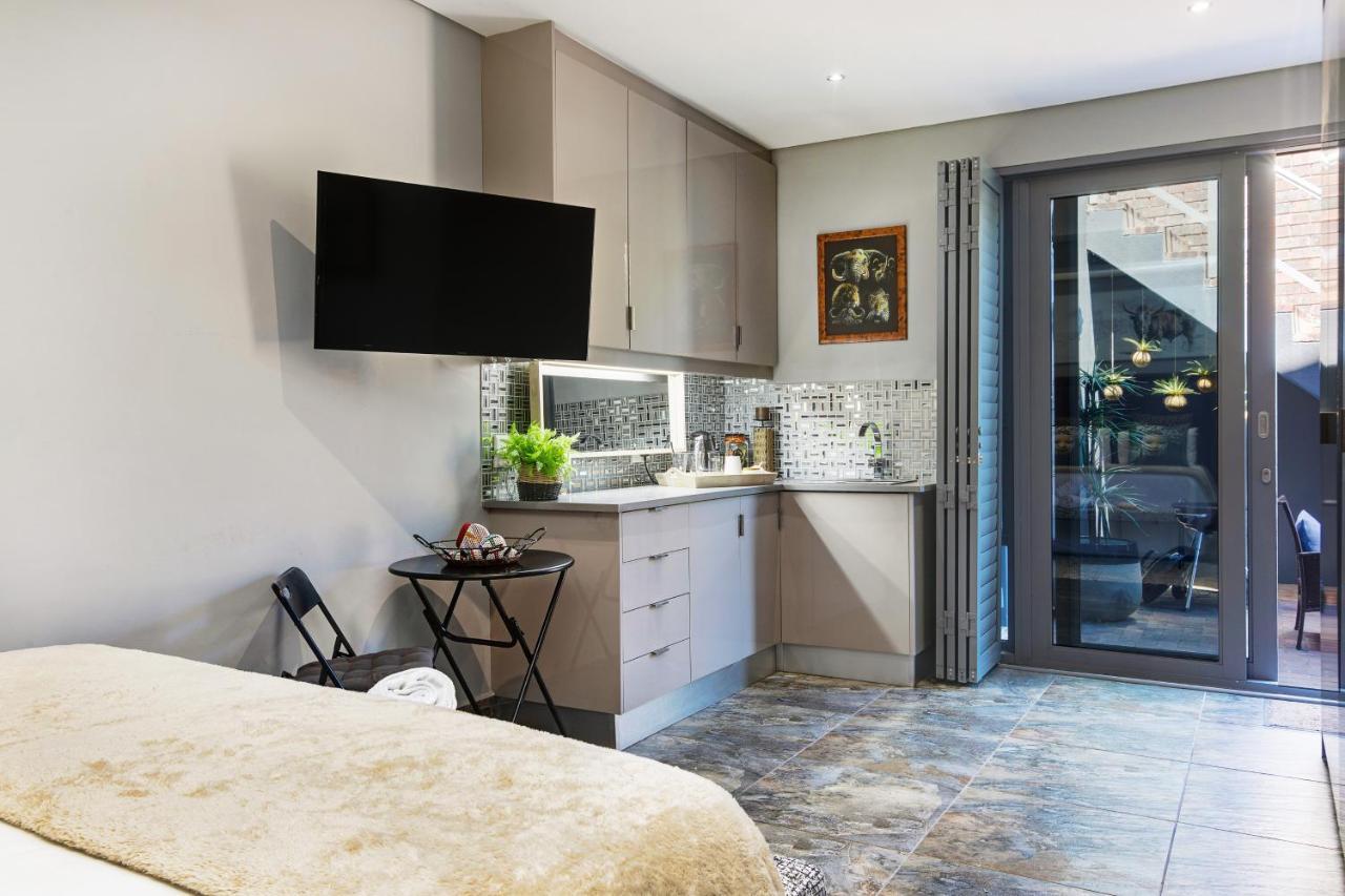 Solar Powered Camps Bay Sea View *